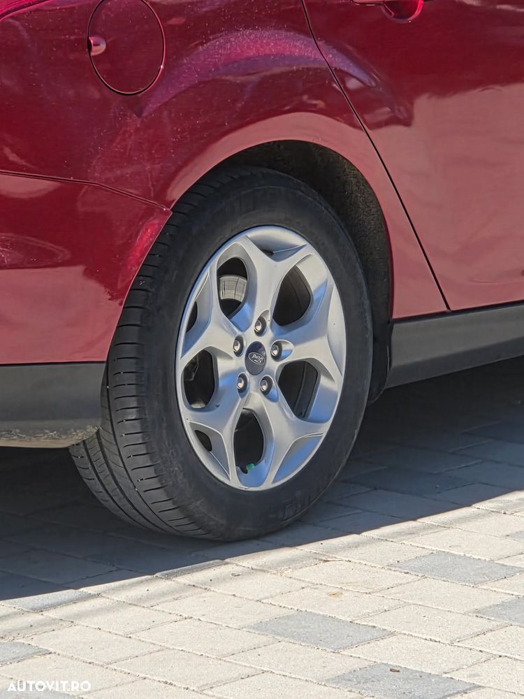 Ford Focus - 11