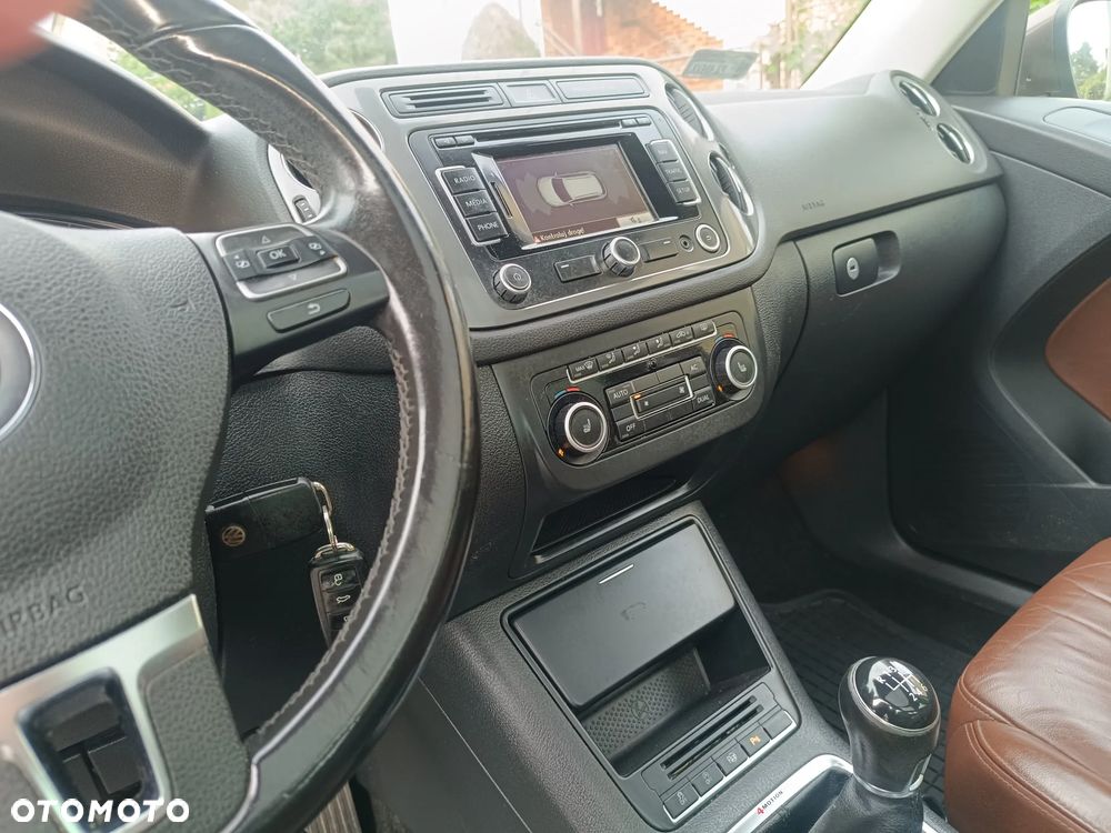 Volkswagen Tiguan 2.0 TDI DPF 4Motion BlueMotion Technology Sport & Style - 33