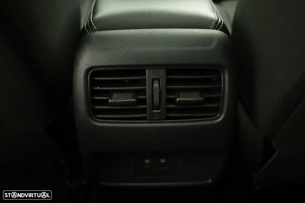 Nissan Qashqai 1.3 DIG-T N-Connecta LED - 23