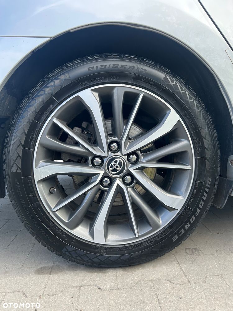 Toyota Avensis - 18
