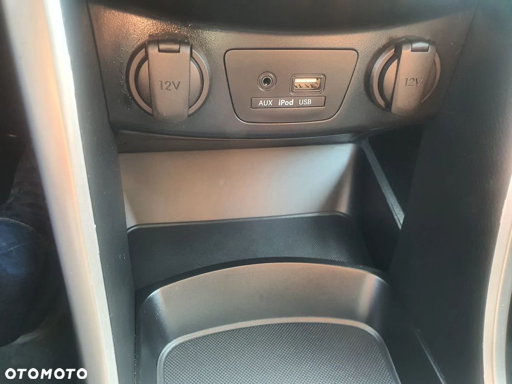 Hyundai i30 blue 1.6 CRDi Classic Navigation - 24