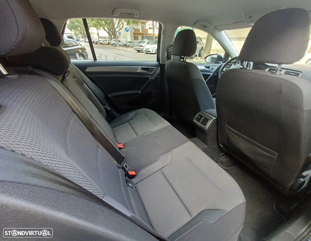 VW Golf 1.6 TDi BlueMotion Confortline - 9