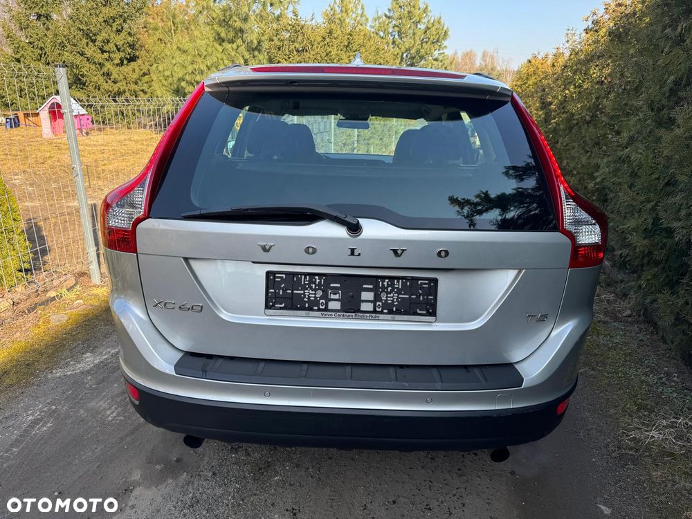 Volvo XC 60 T5 Powershift Momentum - 5