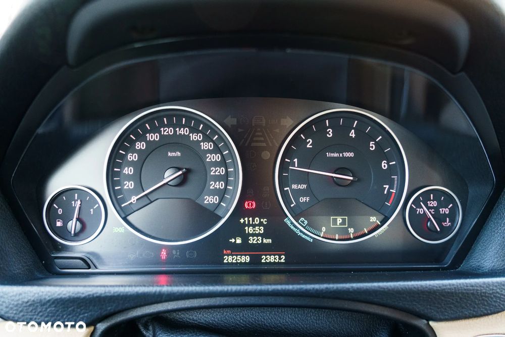 BMW Seria 3 320i - 10