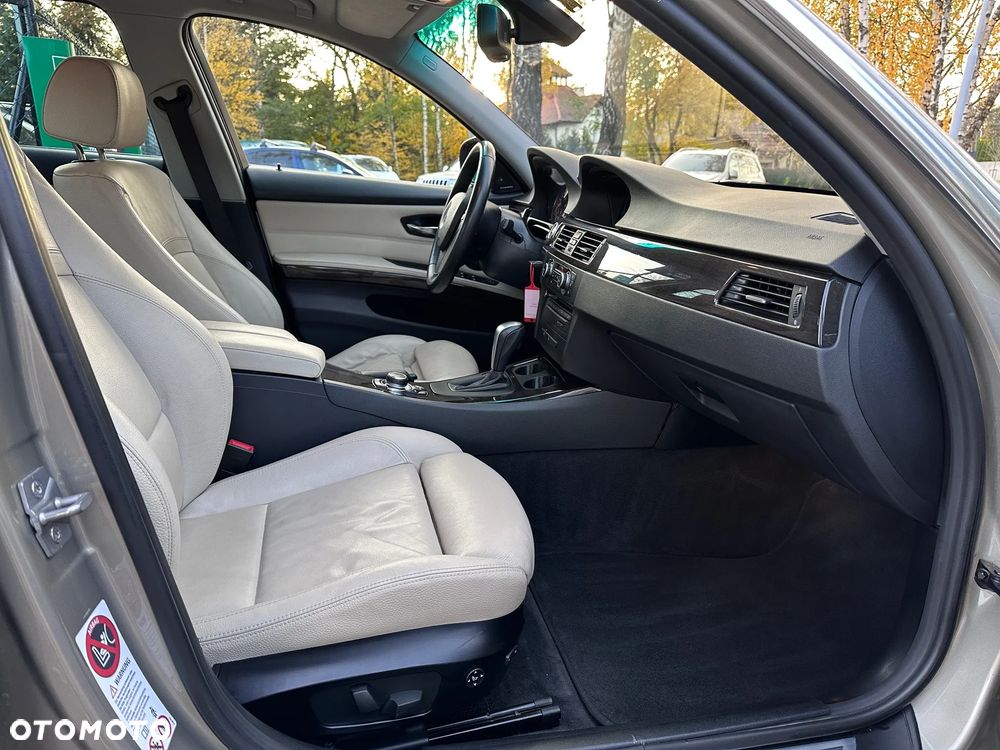 BMW Seria 3 330d xDrive DPF Edition Exclusive - 31