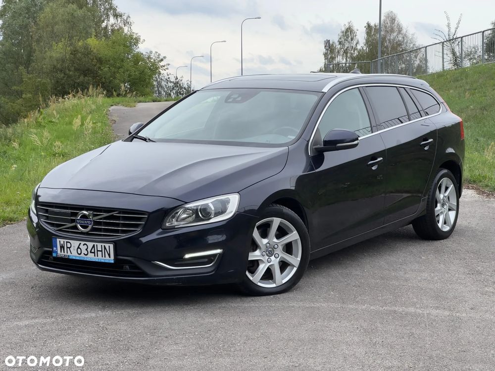 Volvo V60 D4 AWD Drive-E Dynamic Edition (Momentum) - 1
