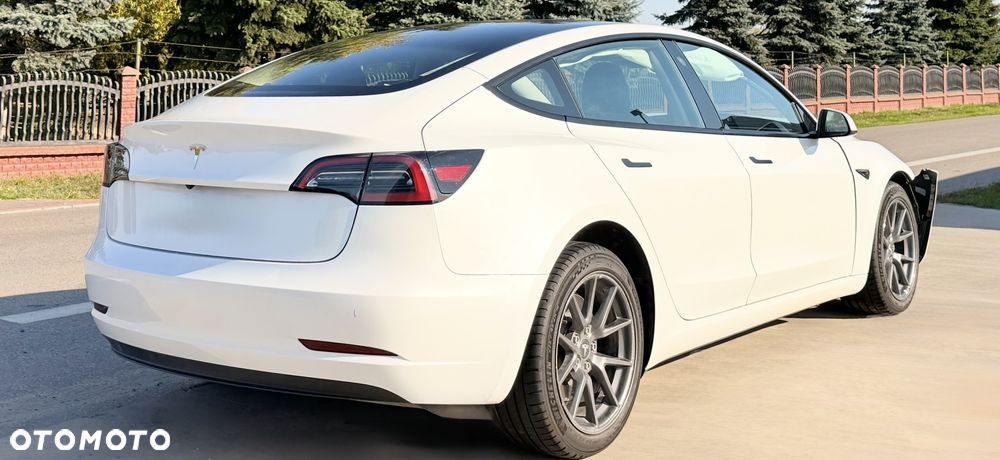 Tesla Model 3 Standard Reichweite Plus Hinterradantrieb - 16