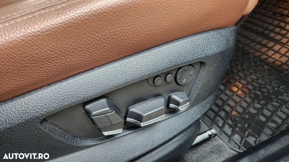 BMW Seria 5 530d xDrive Gran Turismo - 29