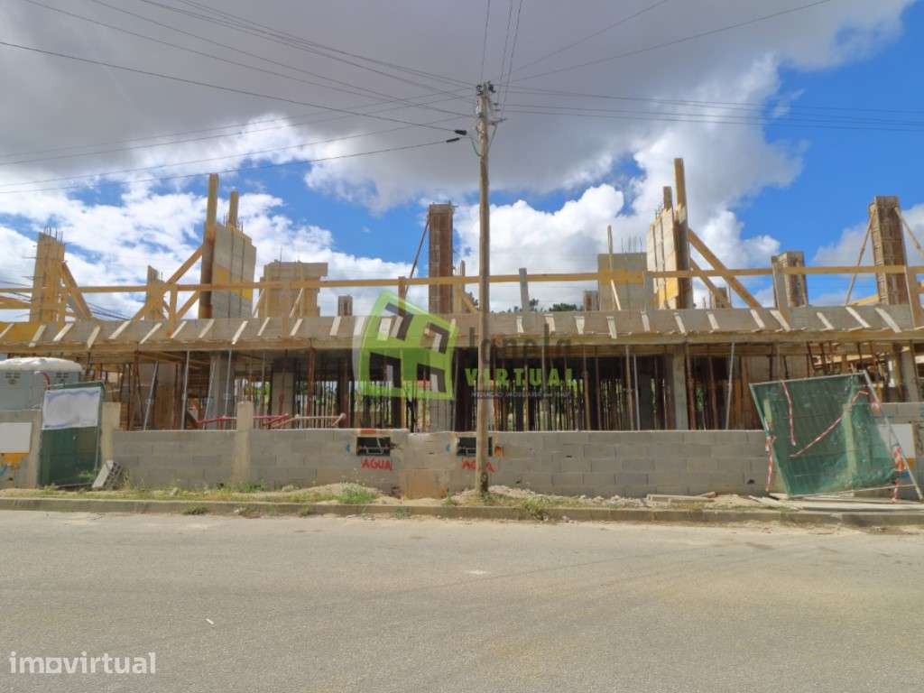Moradia Geminada T4 com Piscina | Quinta das Laranjeiras, Fernão Ferro - Grande imagem: 5/18