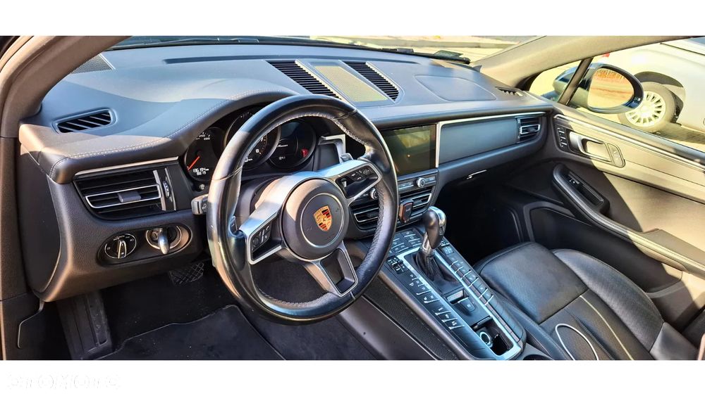 Porsche Macan Standard - 12
