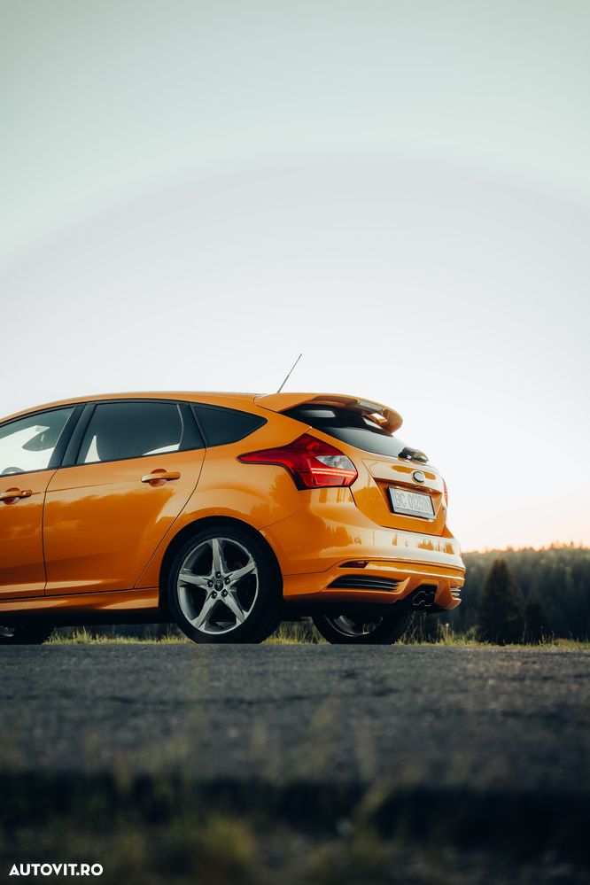 FORD Focus 2013 — imagine 9
