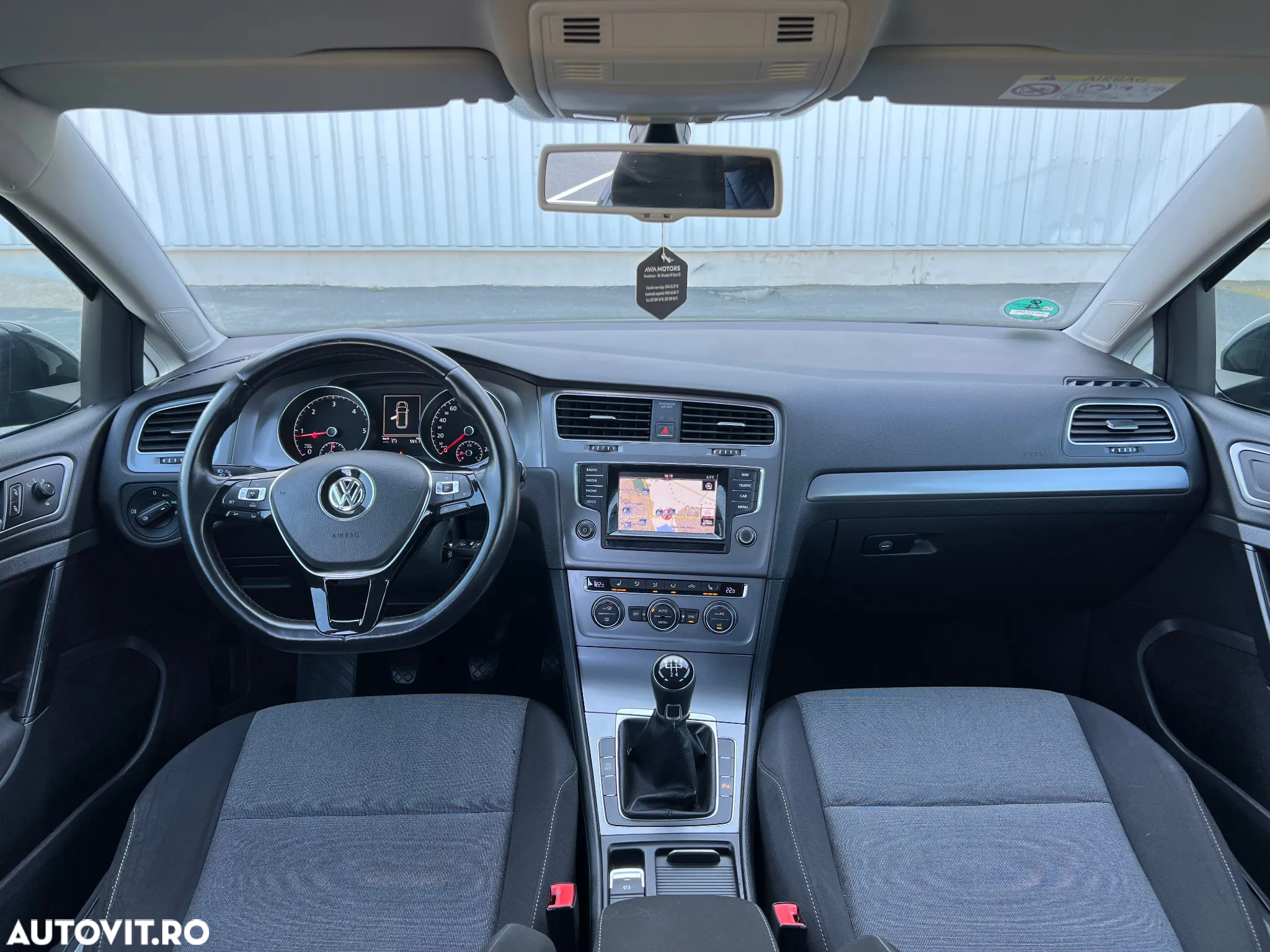 Volkswagen Golf 1.6 TDI BlueMotion Trendline - 14
