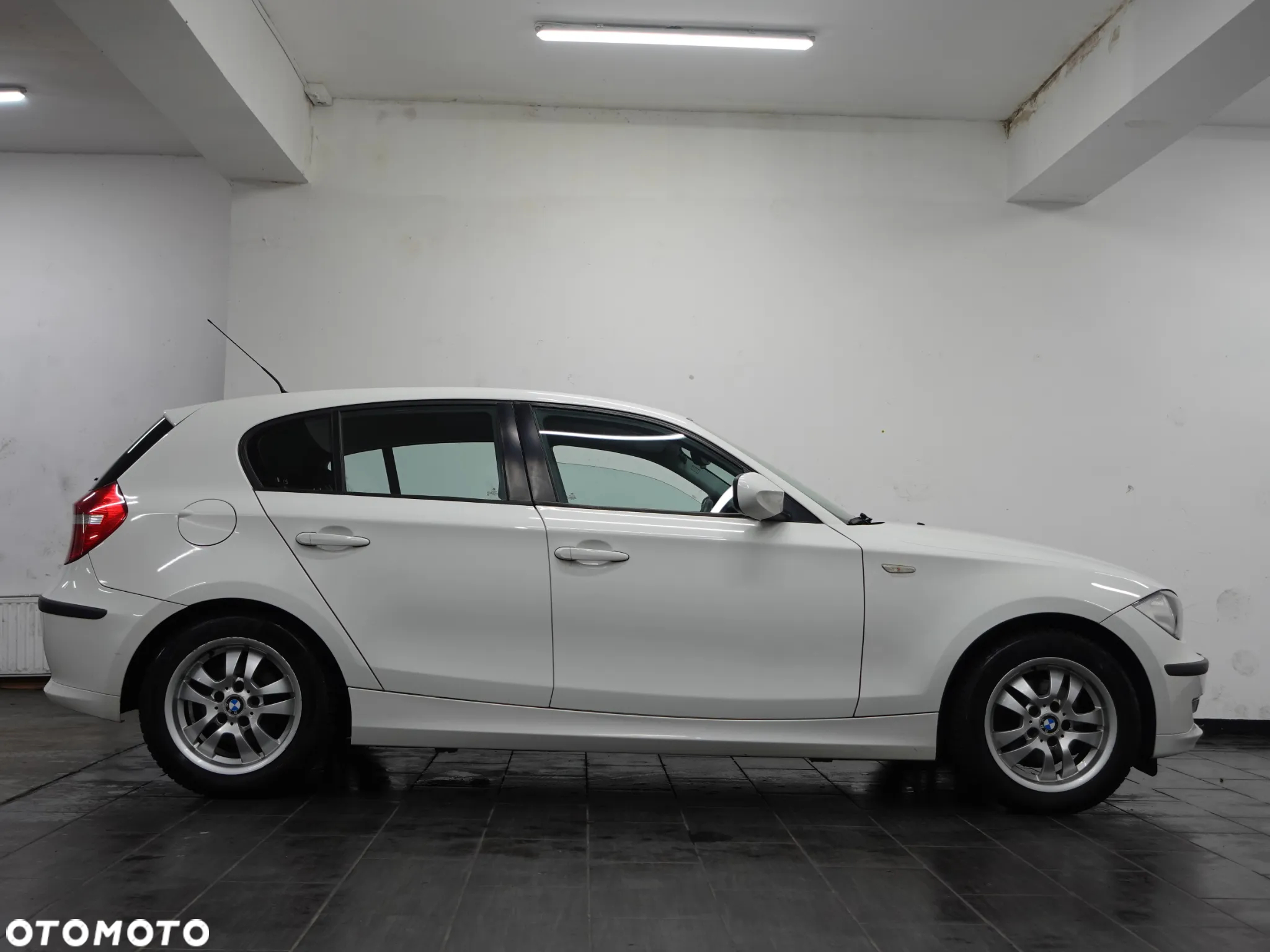 BMW Seria 1 116i - 11