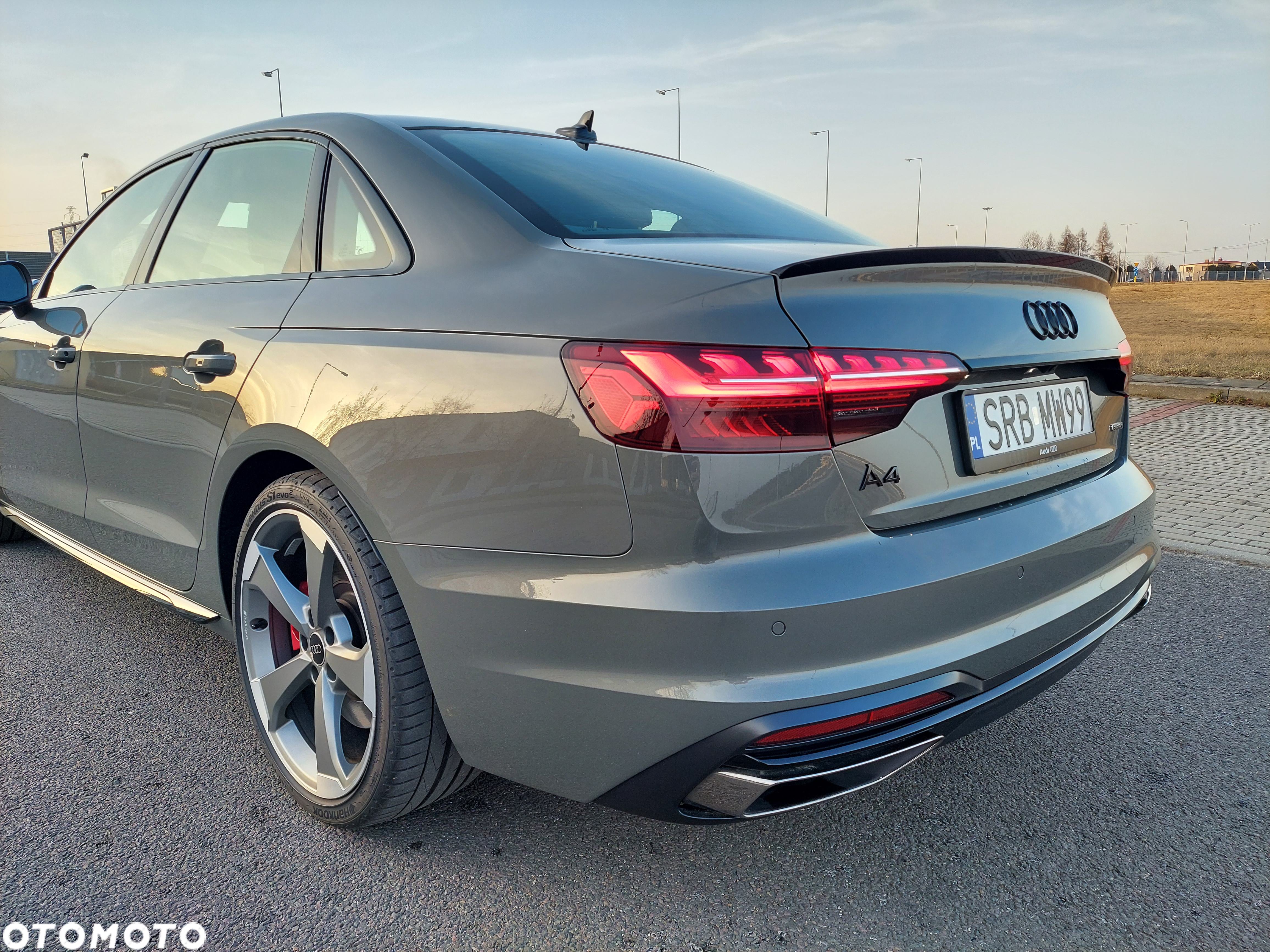 Audi A4 Avant 45 TFSI quattro S tronic S line - 5