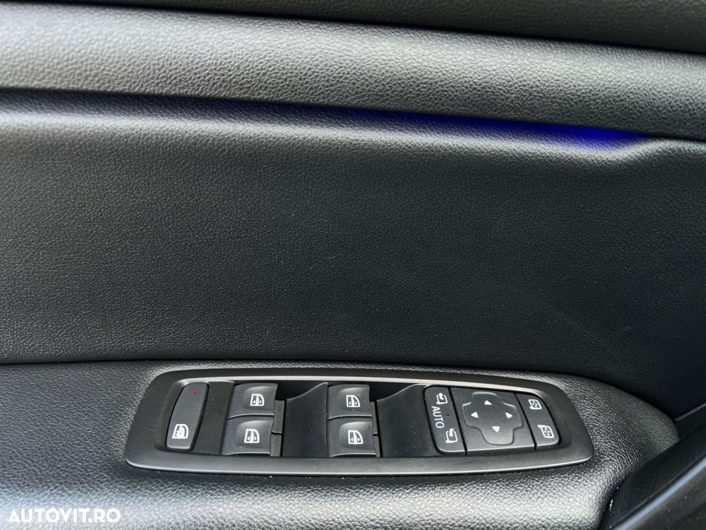 Renault Megane ENERGY dCi 165 EDC GT - 32