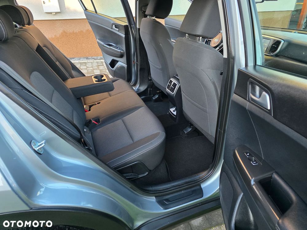 Kia Sportage 1.6 GDI 2WD Black Edition - 11