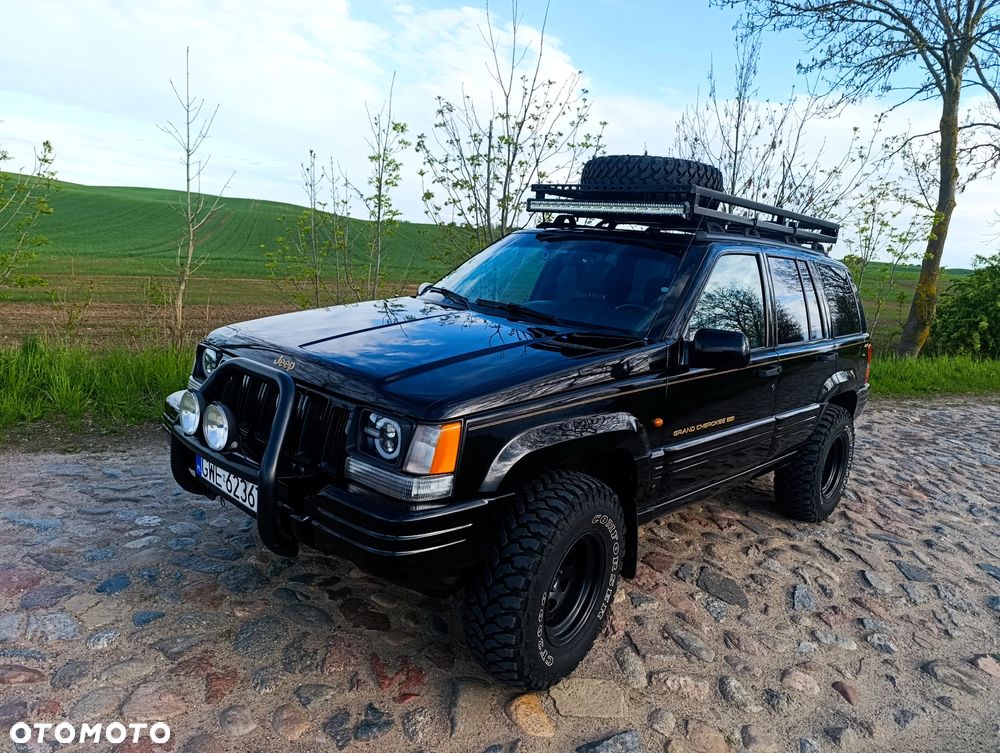 Jeep Grand Cherokee - 30