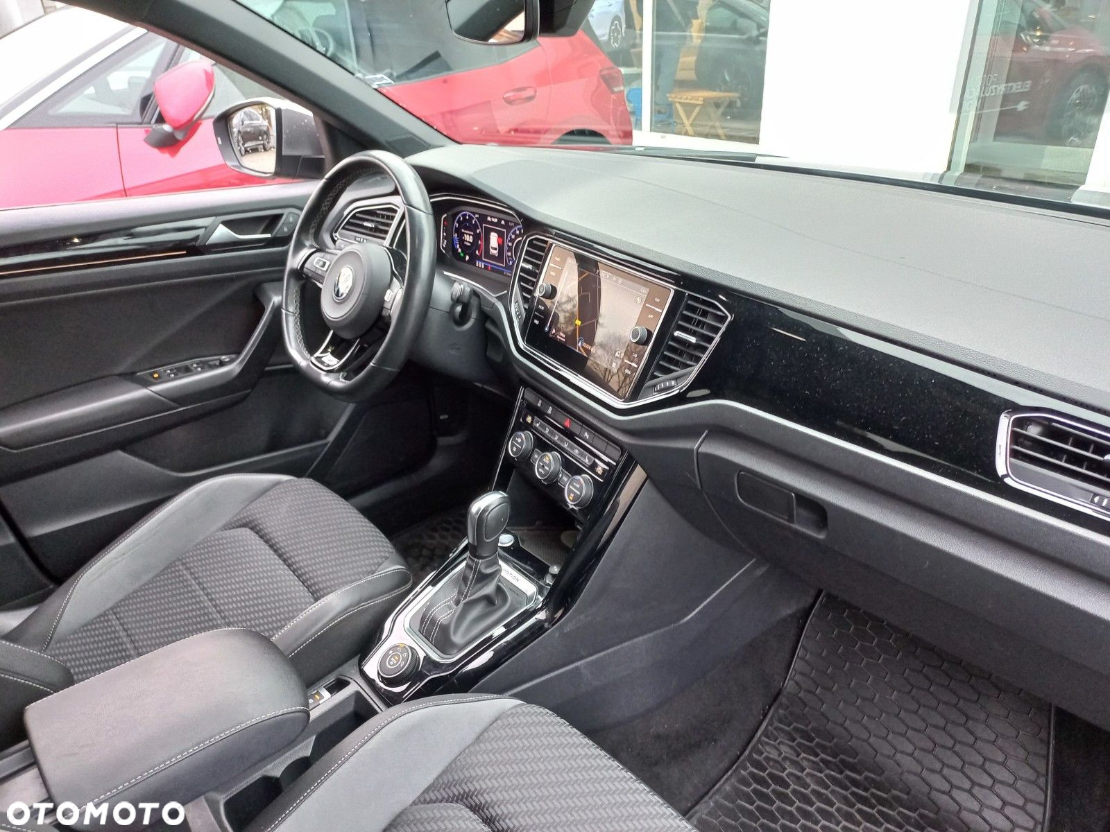 Volkswagen T-Roc - 10
