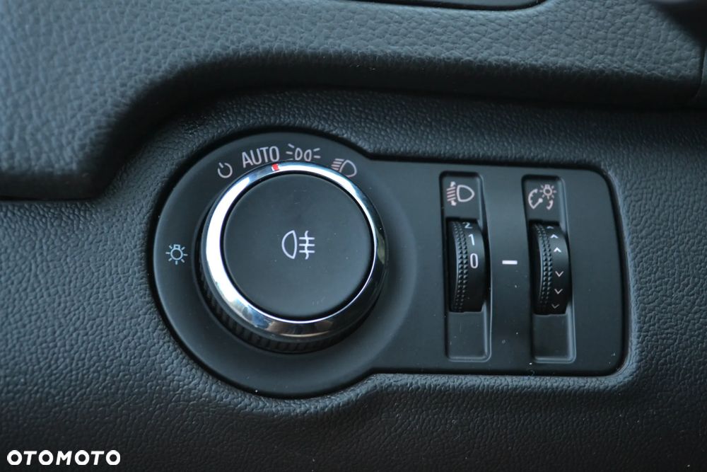 Opel Insignia - 24