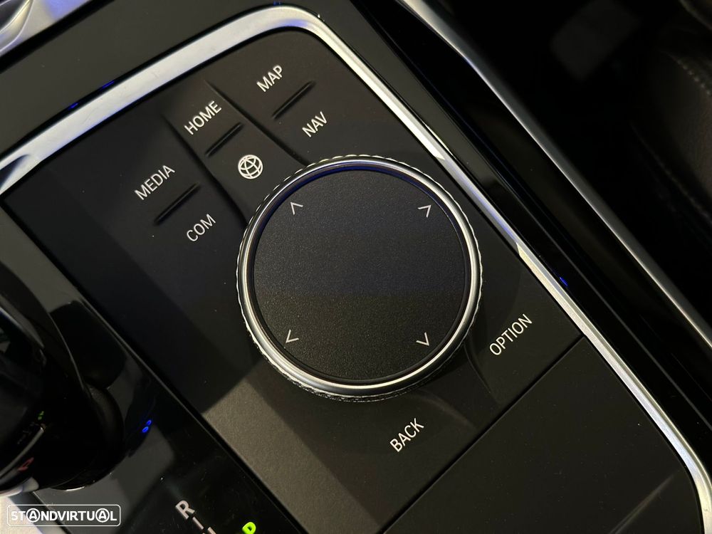 BMW 318 d Line Sport Auto - 26