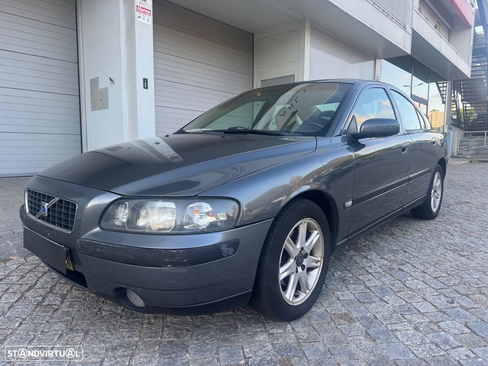 Volvo S60 2.4 D5 Nivel 3 - 4