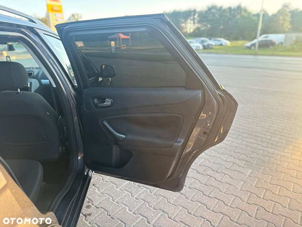 Ford Mondeo 2.0 TDCi Ghia - 18