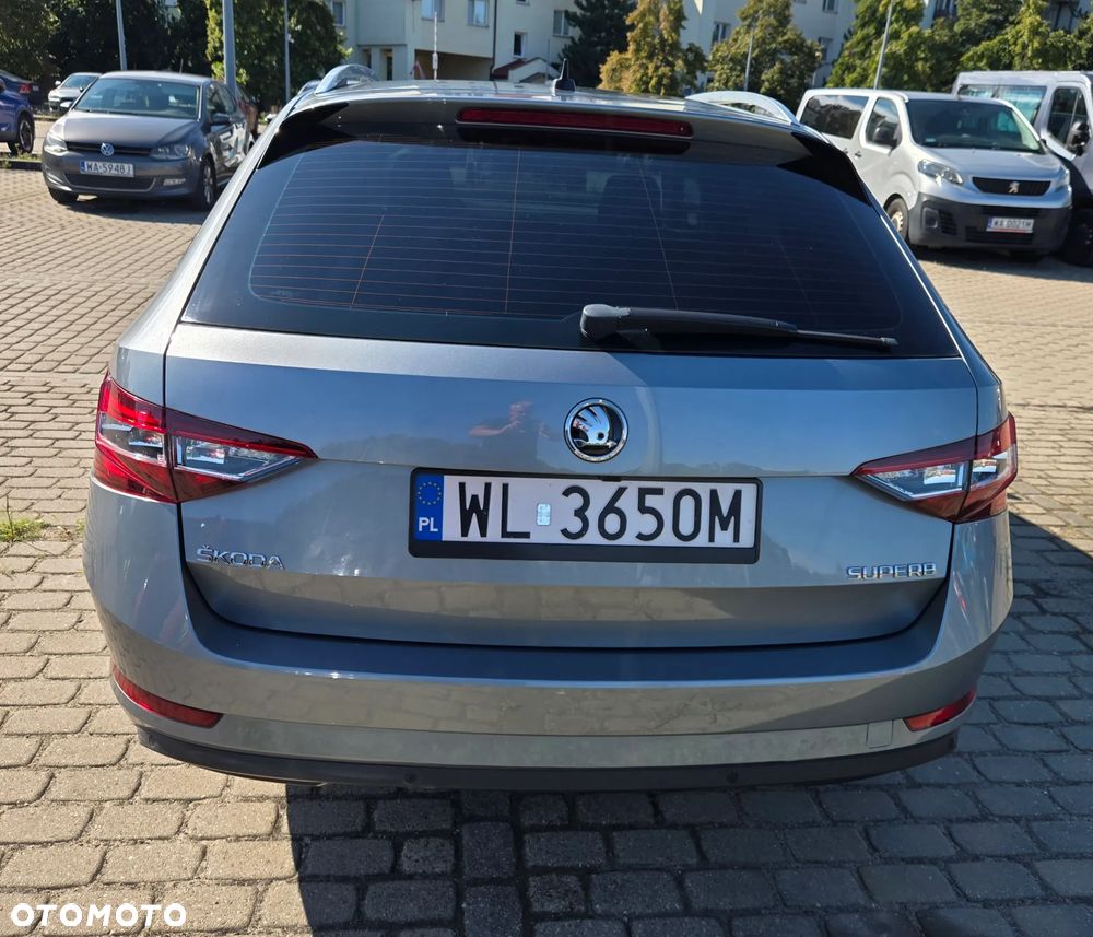 Skoda Superb 2.0 TDI 4x4 Style DSG - 8