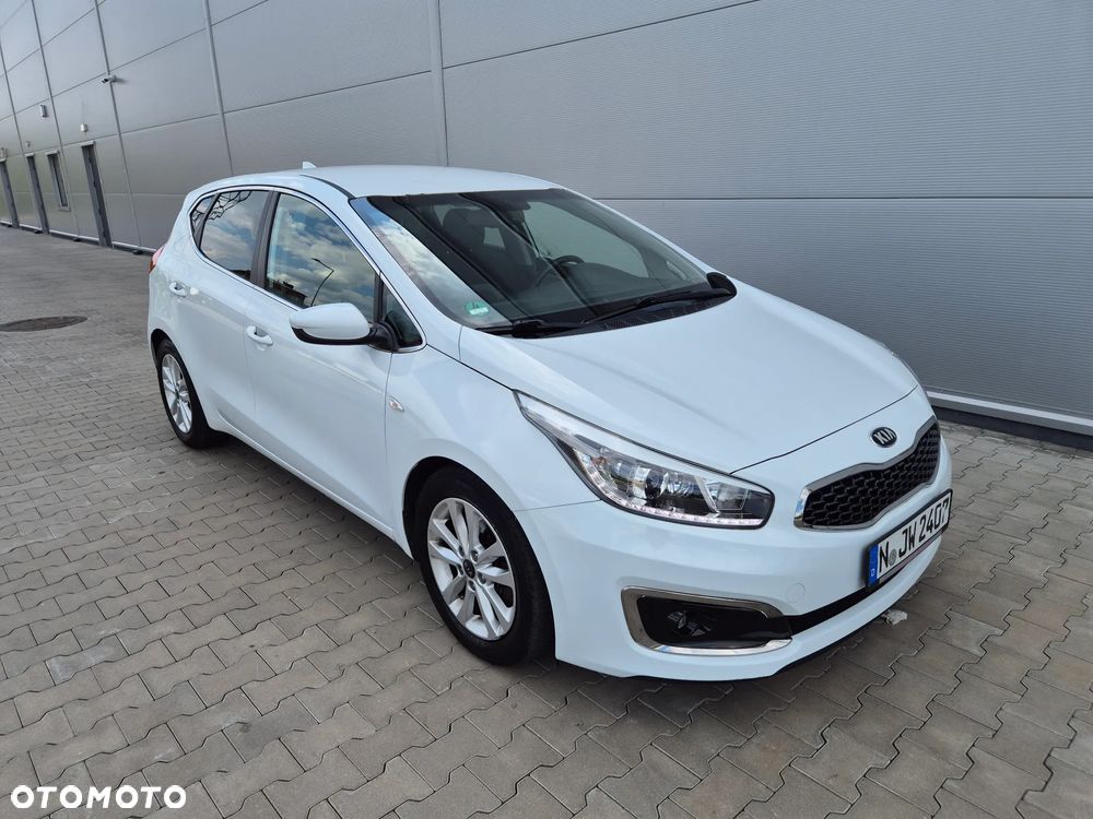 Kia Ceed 1.4 CVVT Dream-Team Edition - 3