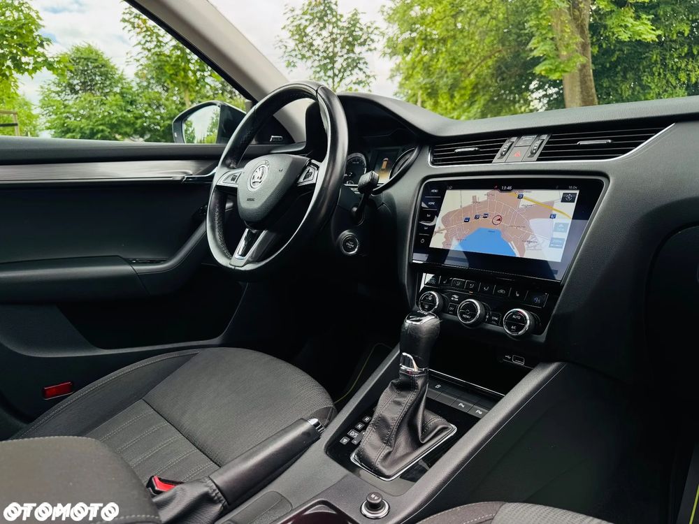 Skoda Octavia 1.6 TDI DSG Premium Edition - 38