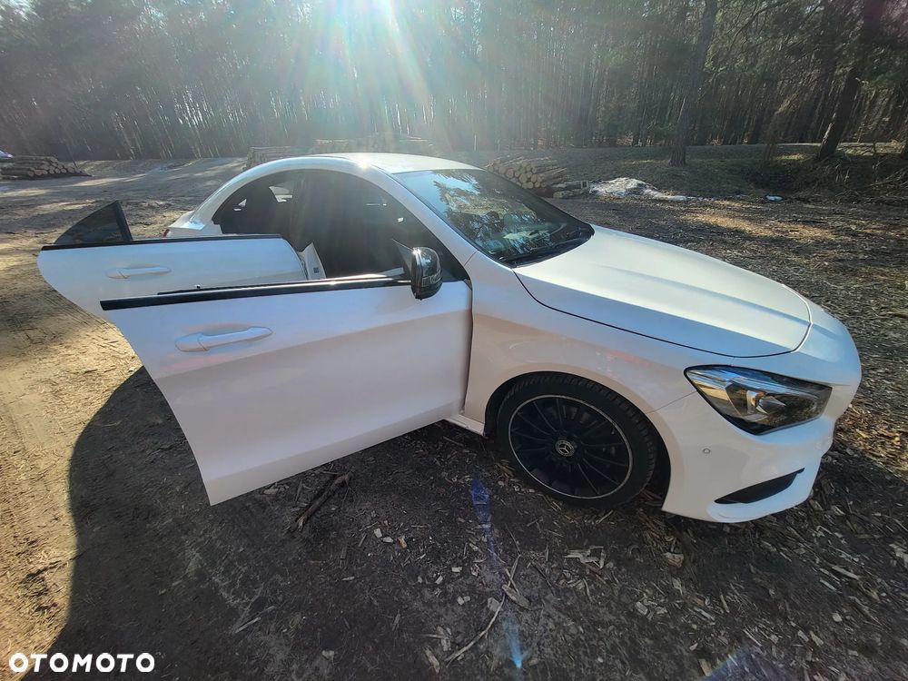 Mercedes-Benz CLA 220 4-Matic AMG Line - 12
