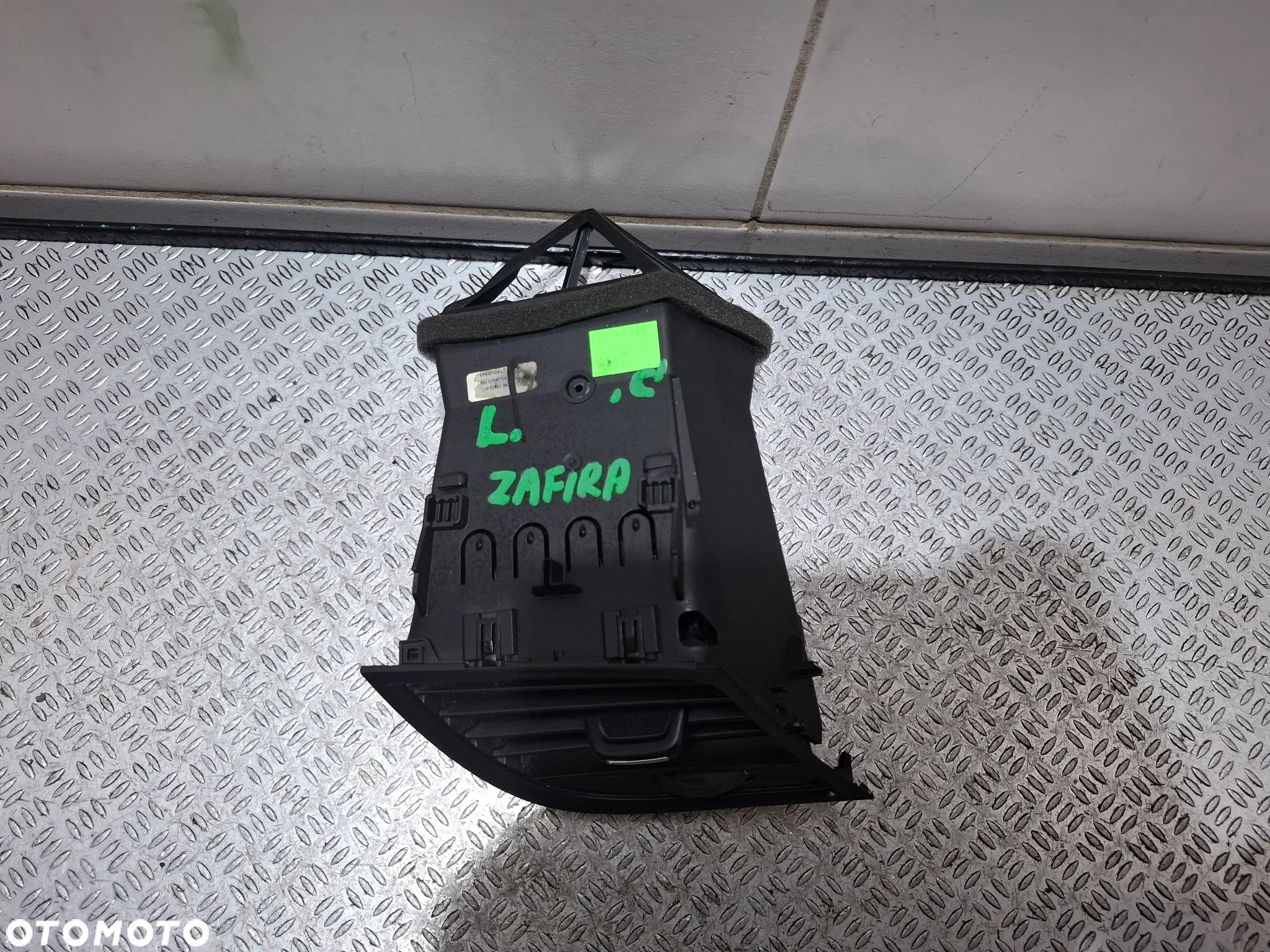 Kratka nawiewu deski lewa Opel Zafira C rok 2015 nr 364719583 - 2