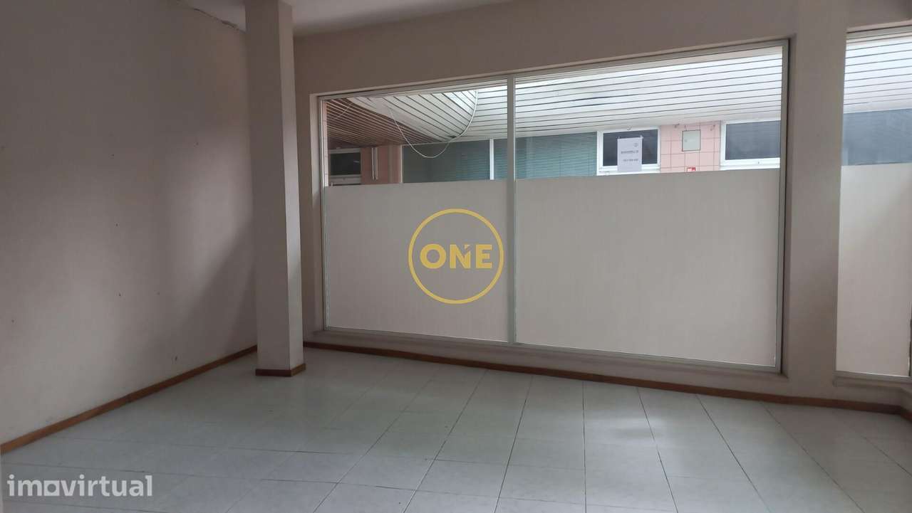 Loja para arrendamento, com 47m2, Wc próprio, boa montra - Grande imagem: 5/10
