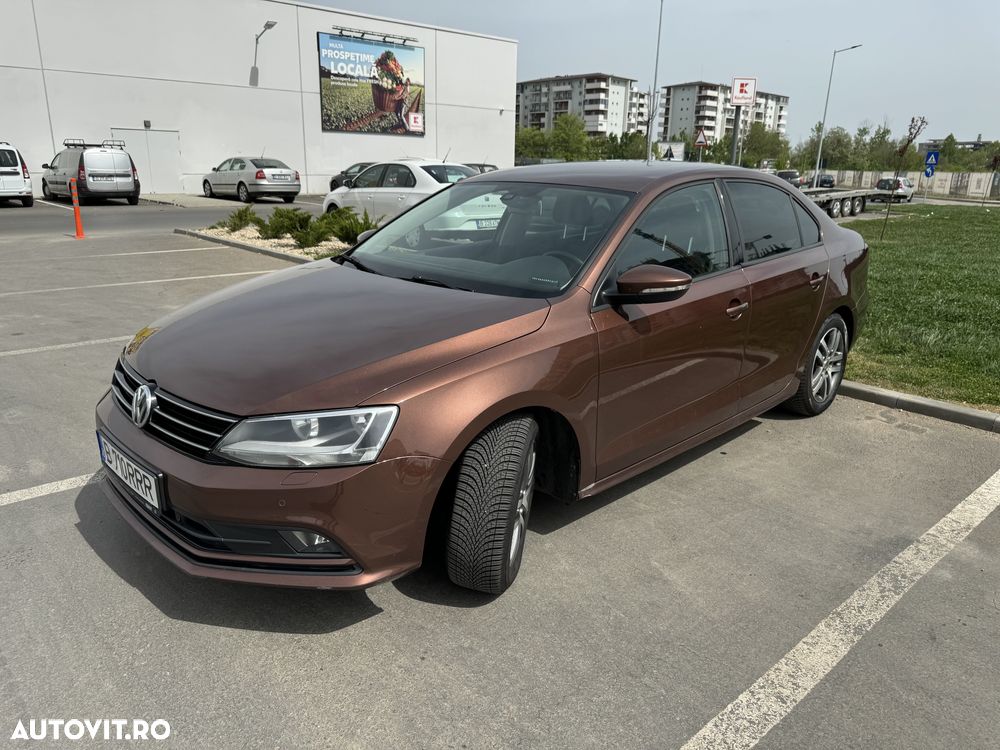 Volkswagen Jetta 2.0 TDI DSG Comfortline - 2
