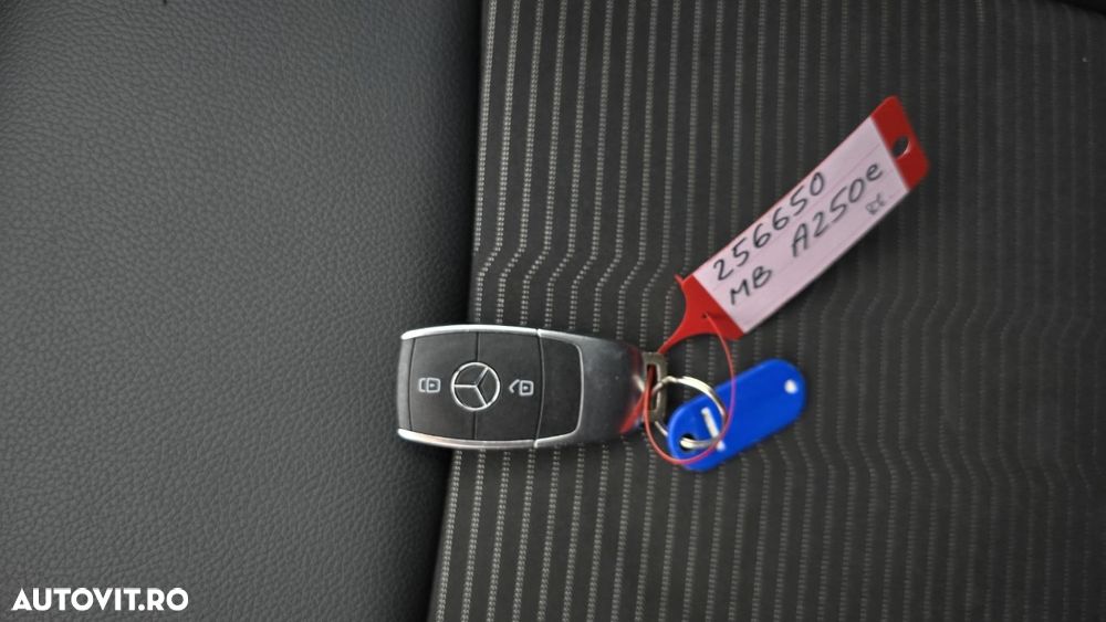 Mercedes-Benz A 250 - 22