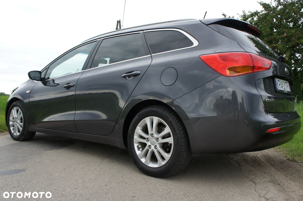 Kia Ceed - 8
