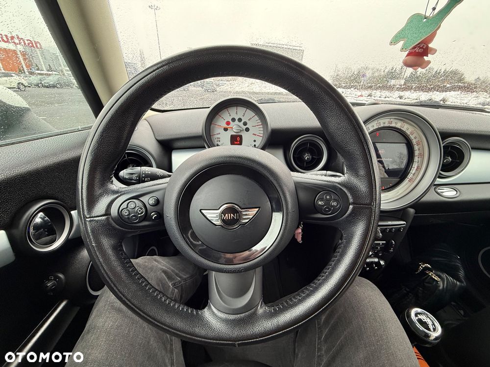 MINI Cooper Standard - 26