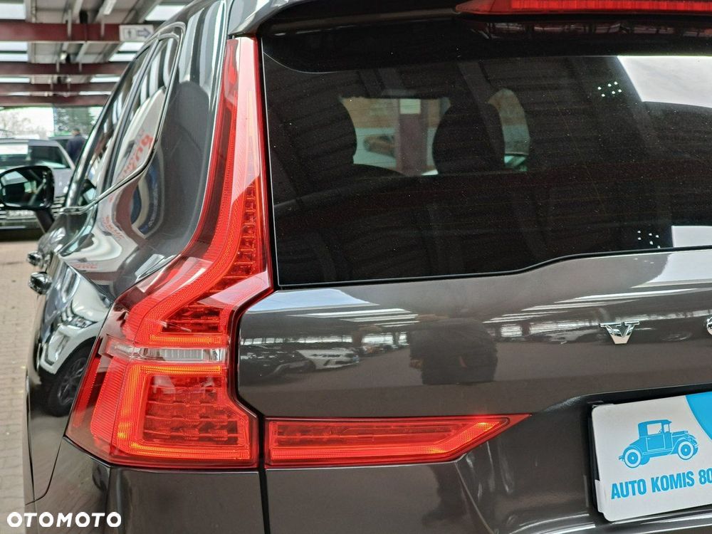 Volvo XC 60 T6 AWD Plug-In Hybrid R-Design - 12