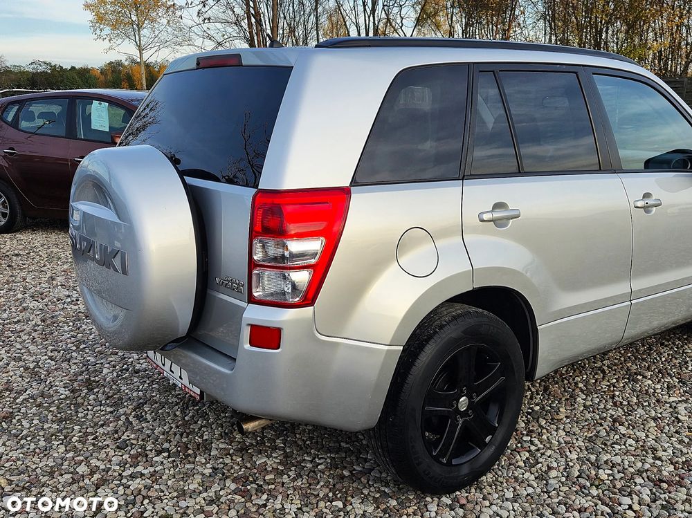 Suzuki Grand Vitara 2.0 De luxe - 34
