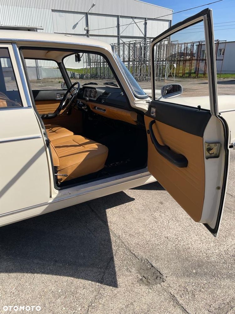 Peugeot 404 - 17