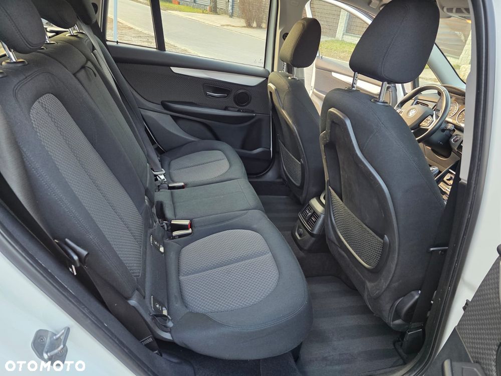 BMW Seria 2 218d - 21