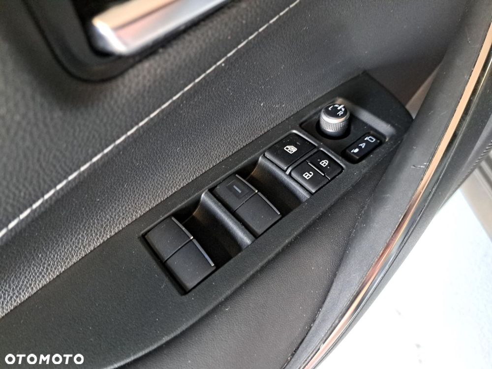 Toyota Corolla 1.8 Hybrid Style - 36