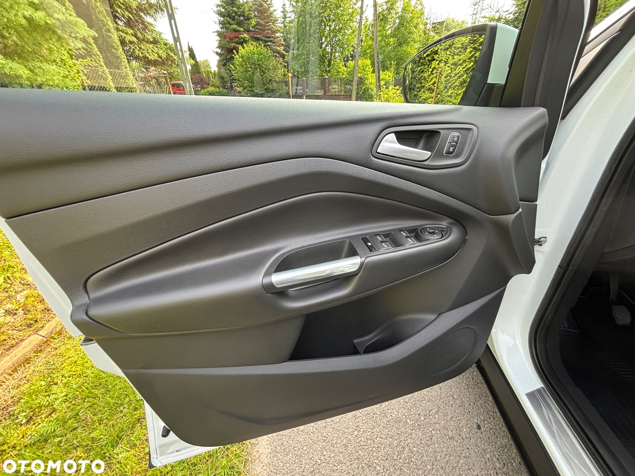 Ford Kuga 1.5 EcoBoost 2x4 Titanium - 12
