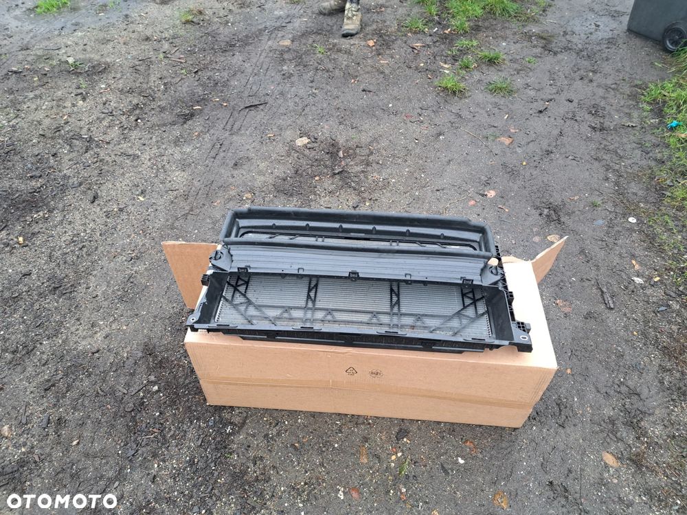 kierownica wlot powietrza Chłodnica klimatyzacji Polestar 2 II Volvo C40 31688838 32382003 31686551 Condenser Air conditioner Guide Volvo C40 Polestar 2 II - 1