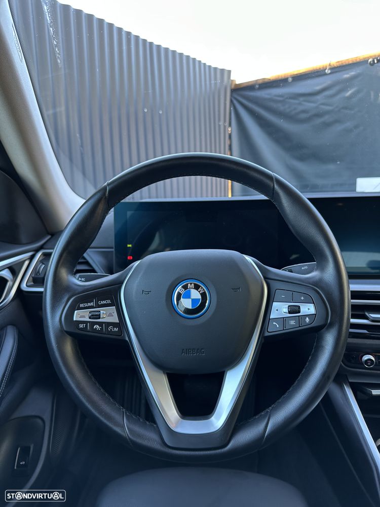 BMW i4 - 15