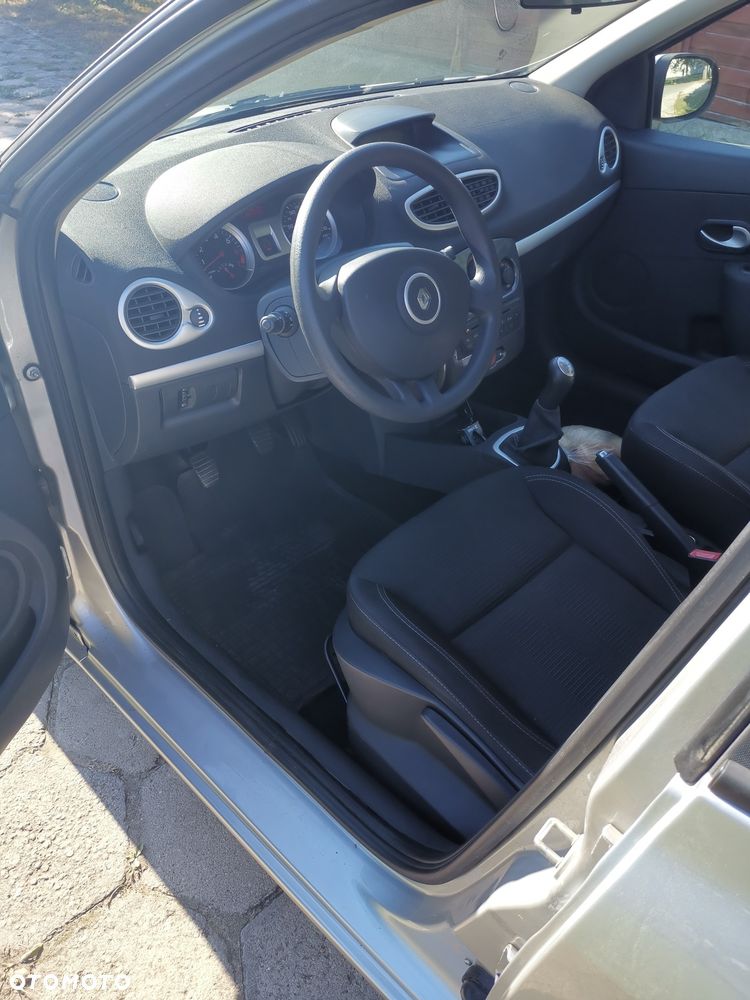 Renault Clio - 6