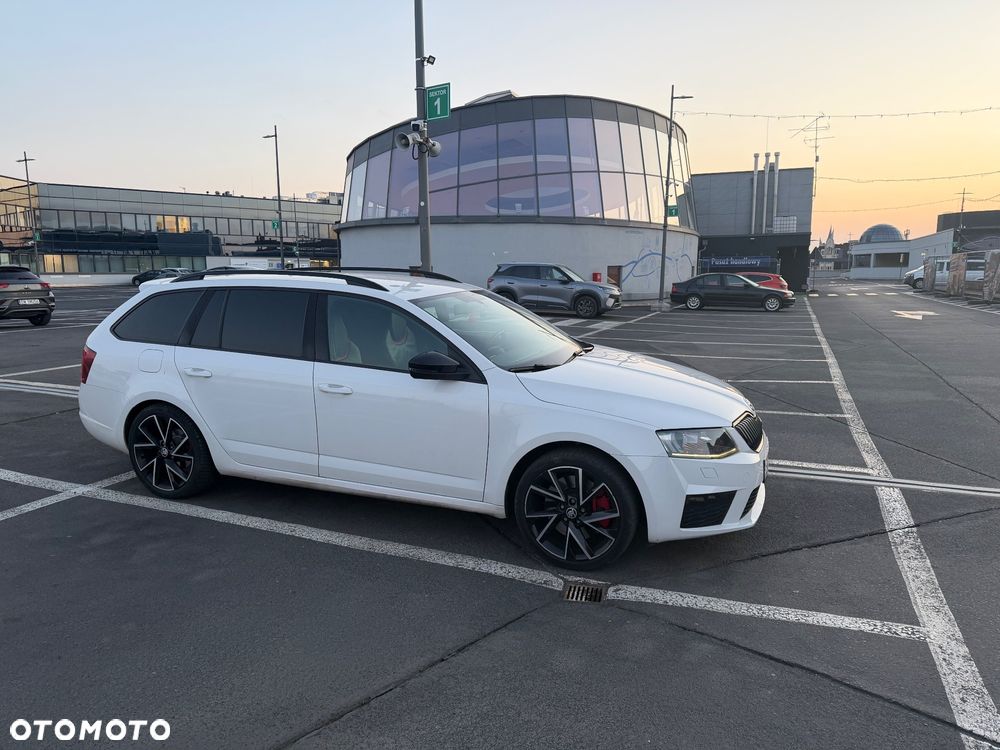 Skoda Octavia 2.0 TDI RS DSG - 6