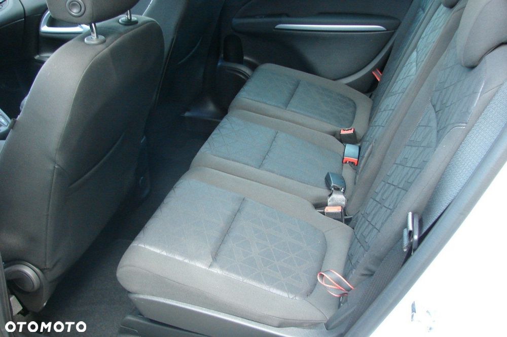 Opel Zafira - 8