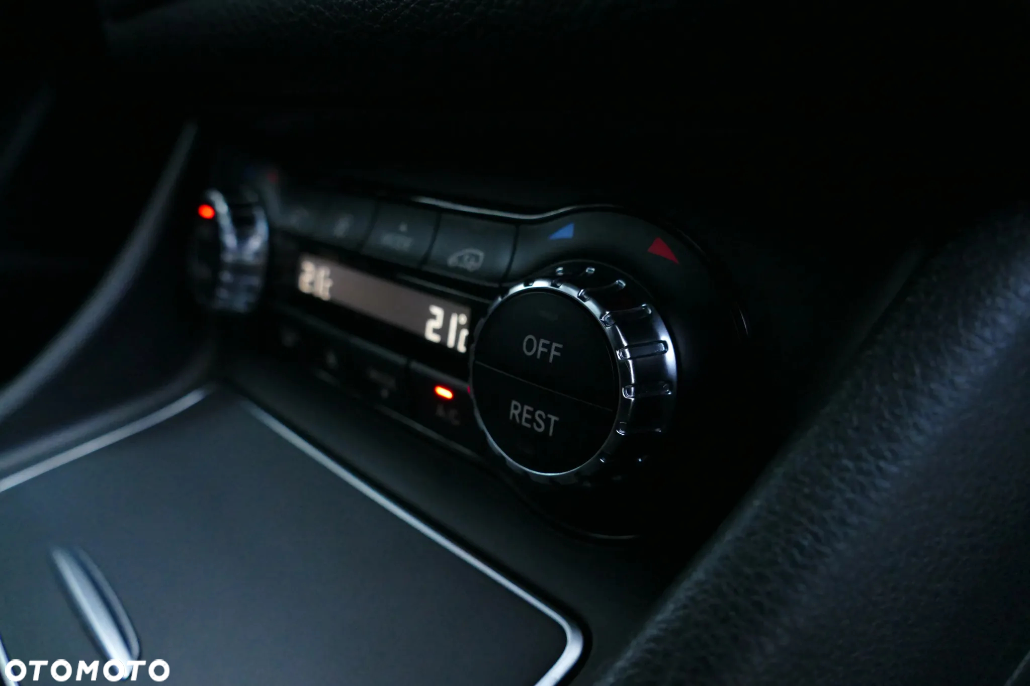 Mercedes-Benz GLA 200 AMG Line - 29