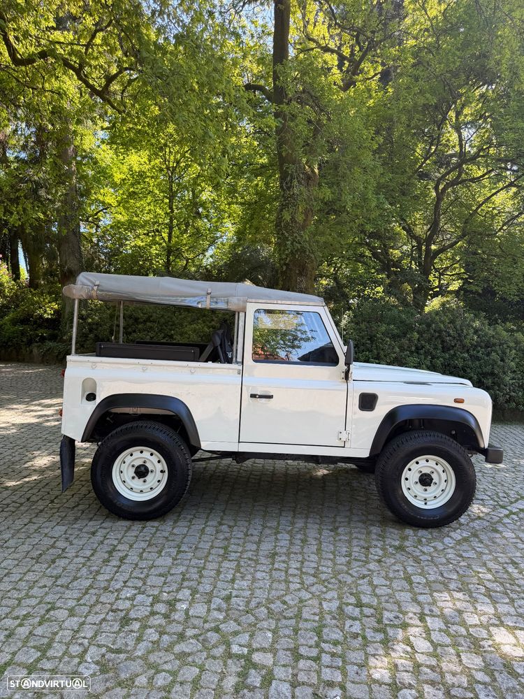 Land Rover Defender 90 2.5 Td5 Soft Top - 17