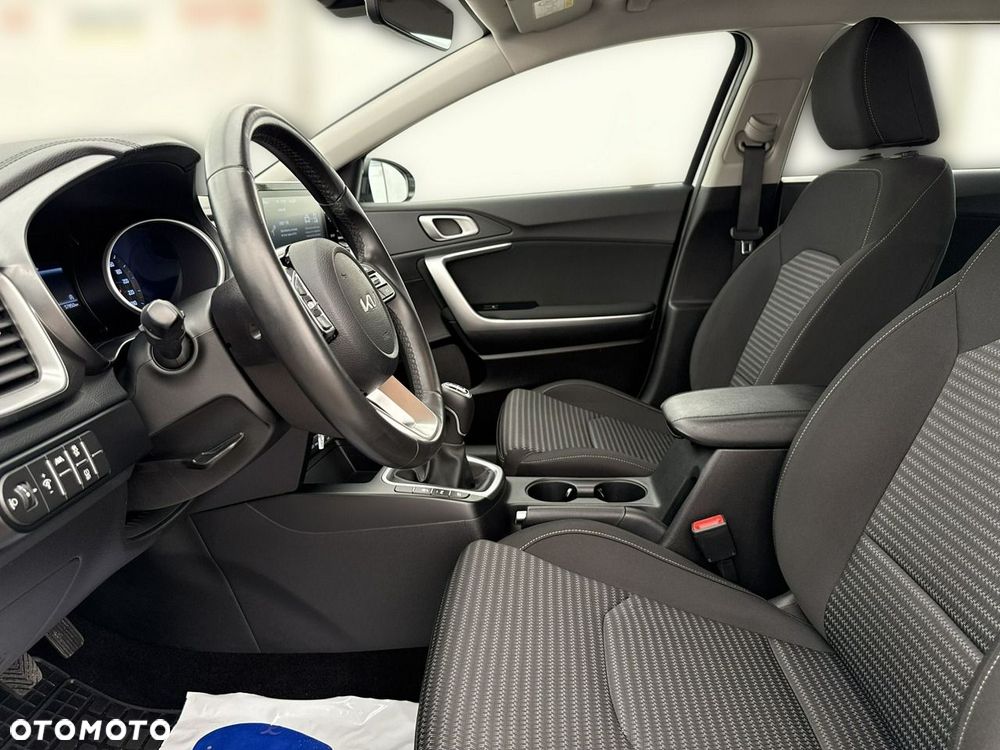 Kia Ceed - 13